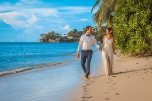 Heiraten Seychellen Foto brautpaar Strandhochzeit Heiraten Seychellen Foto brautpaar Strandhochzeit