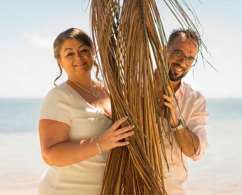 Hochzeit Anse au Pins Brautpaar Foto mit Palme