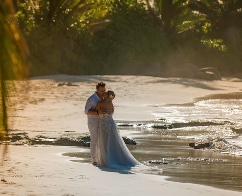 Hochzeit Carana Beach Brautpaar Strand mit Sonnenuntergang Hochzeit Carana Beach Brautpaar Strand mit Sonnenuntergang