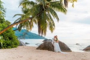 Hochzeit Mahe Brautpaar am Grand Anse Strand Hochzeit Mahe Brautpaar am Grand Anse Strand