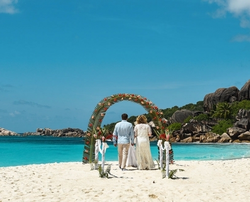 Strandhochzeit La Digue, Grand Anse Hochzeitsbogen Strandhochzeit La Digue, Grand Anse Hochzeitsbogen