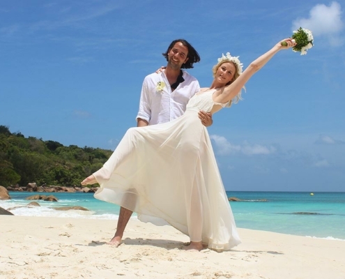 Hochzeit auf Praslin Brautpaar posing Hochzeit auf Praslin Brautpaar posing