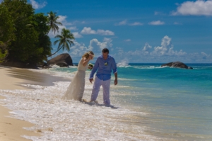 Hochzeit Silhouette Brautpaar am Strand Hochzeit Silhouette Brautpaar am Strand